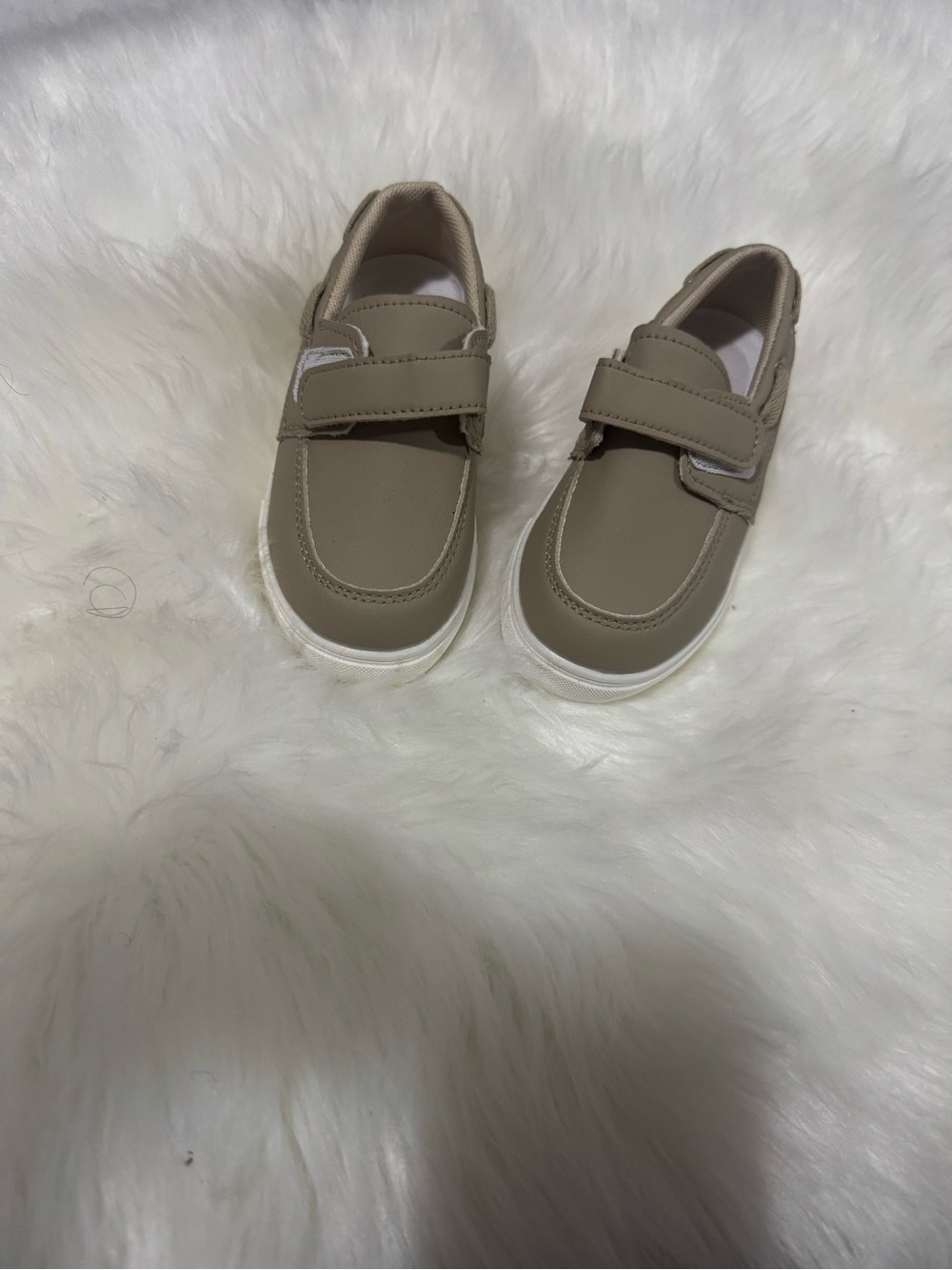 SHEIN Kids Taupe Hook-and-Loop Sneakers